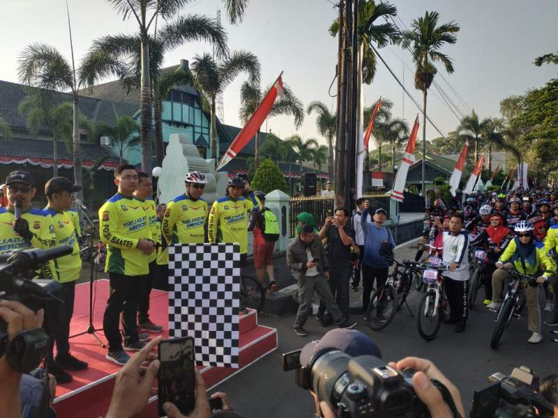 Kapolda Banten Ikuti Sepeda Jelajah Banten Merdeka