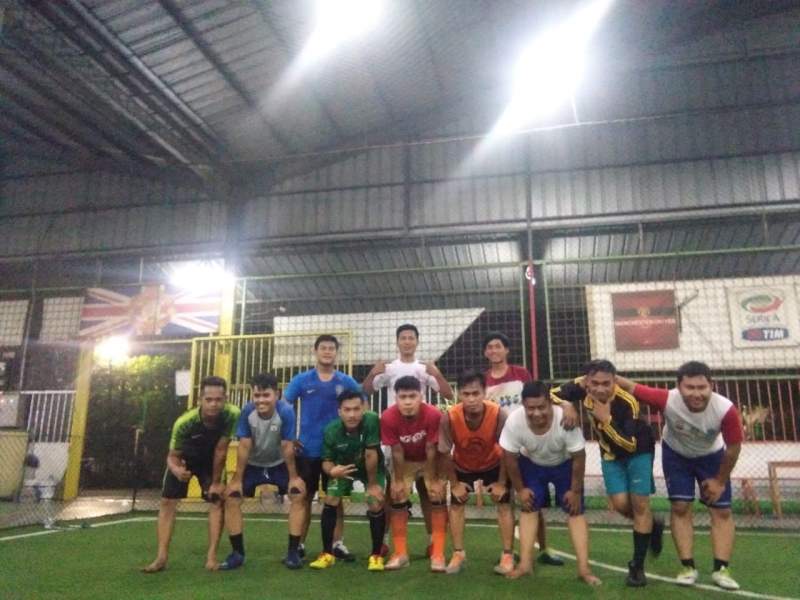 Tim SIWO PWI Kabupaten Tangerang Lakukan Eksebisi Futsal Lawan PT. PMB