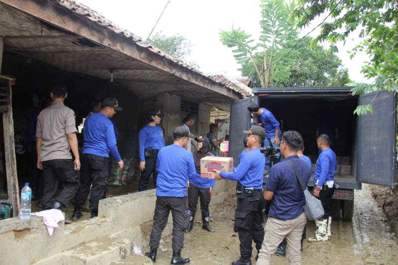 Angkatan 46 WSH Polda Banten Gelar Baksos Korban Banjir Lebak