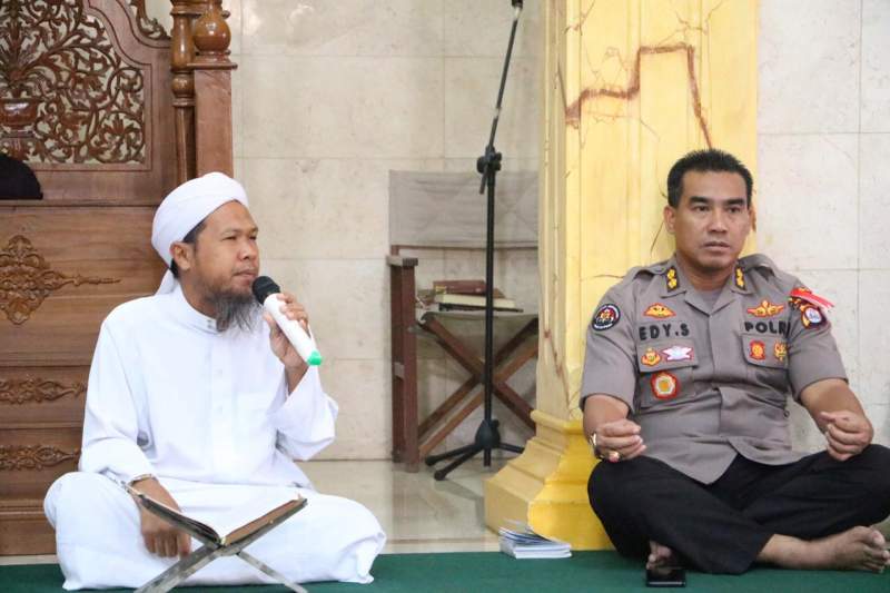 KH. Arman Karim Al-Banjary: People Power Hanya Akan Membuat Indonesia Terpecah Belah