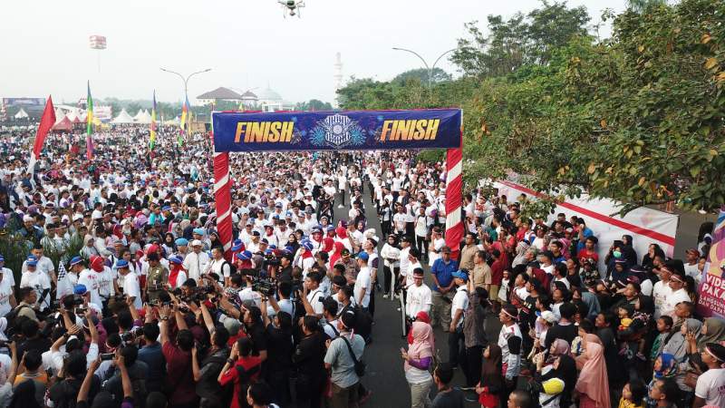 Di Acara Festival Damai Kebhinekaan, Kapolda Banten Lepas Ribuan Peserta Gerak Jalan Santai