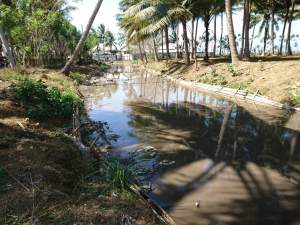 Warga Kampung Pintu Air Keluhkan Limbah Pabrik Karung