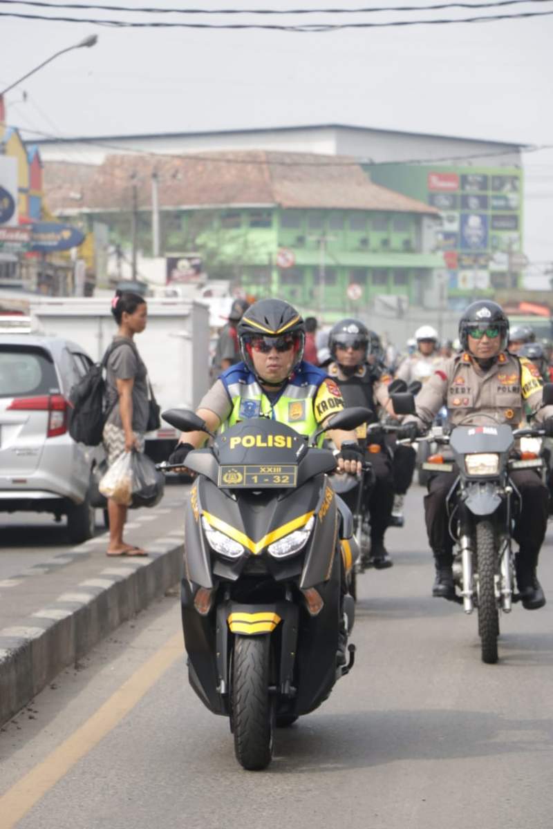 Naik Motor, Kapolresta Tangerang dan Dandim Patroli Jelang Pilkades