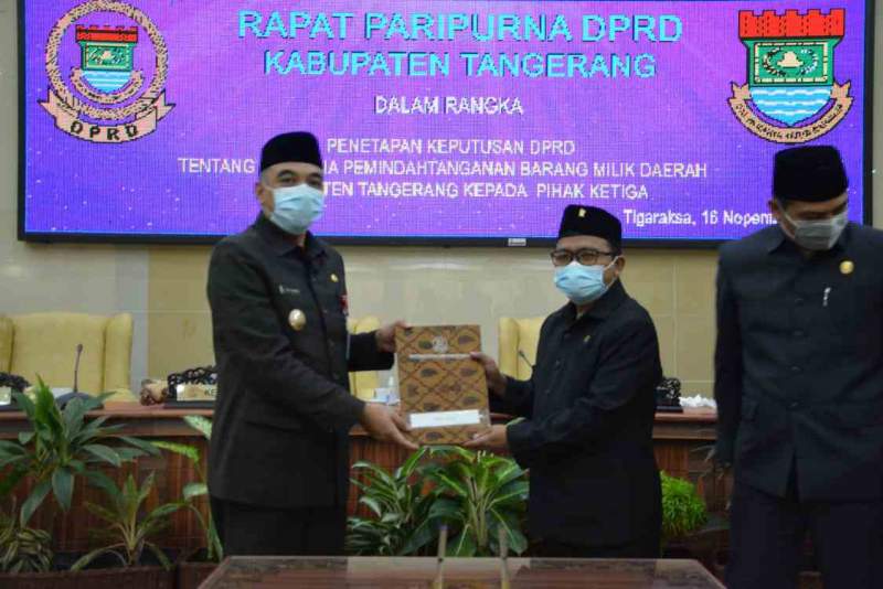 Foto : Buapti Tangerang Rapat Paripurna Bersama DPRD Kabupaten Tangerang Setujui Pemindah Tanganan Aset Daerah