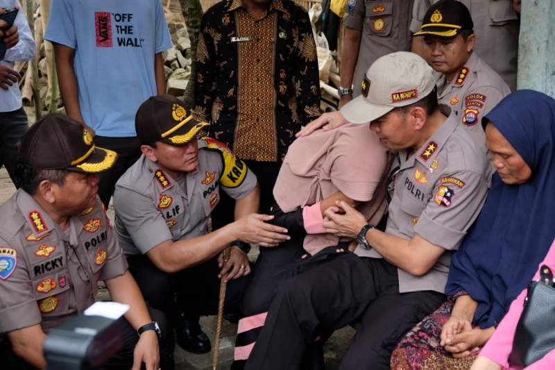 Kunjungi Keluarga Anggota KPPS yang Meninggal, Putri Almarhum Ditawari Jadi Polwan