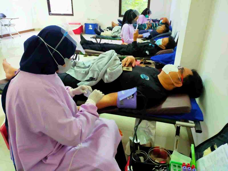 Peduli Kemanusiaan : PMI Dan Kampus Universitas Tangerang Raya (UNTARA) Gelar Donor Darah