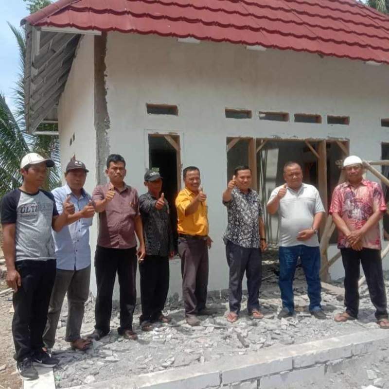 Foto : Masyarakat Kampung Kohod Membangun Mushola Nurul Azmi