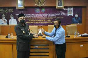Foto : Kementerian Keuangan RI Berikan Penghargaan Kepada Pemkab Tangerang Atas Keberhasilan Meraih WTP 12 Kali Berturut-Turut