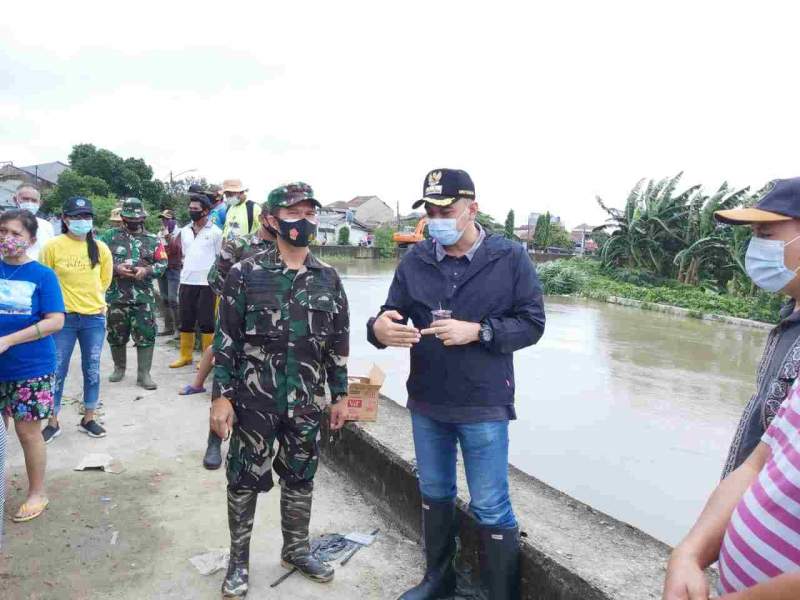 Bupati Dan Sekda Kab. Tangerang Langsung Meninjau Beberapa Lokasi Banjir
