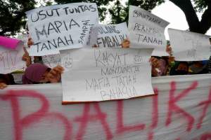 Foto : Warga Pantura Kepung Kantor BPN dan DPRD Kabupaten Tangerang