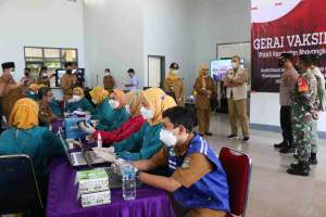 Monitoring Vaksin Massal se-Kabupaten Tangerang, Bupati: Semoga Bisa Capai 100 Ribu Perminggu