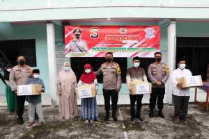 Foto : Kunjungi Yayasan Nurul Islam, Kapolda Banten Jalankan Program Polisi Sayang Anak Yatim