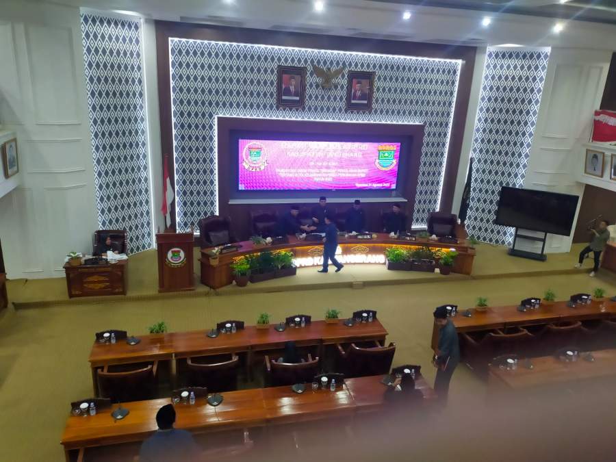 Rapat Paripurna DPRD Kabupaten Tangerang Terhadap Penjelasan Bupati Tentang Nota Keuangan