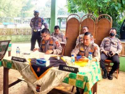 Personil Bidpropam Polda Banten Gelar Pengamanan Rakor Persiapan dan Mitigasi PMK Menjelang Hari Raya Idul Adha 1443 H