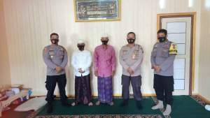Laksanakan Commander Wish Kapolda Banten, Polsek Anyer Sambangi Tokoh Agama