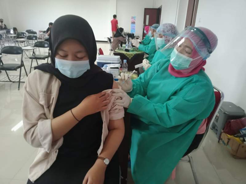 50 Mahasiswa Kabupaten Tangerang Terima Vaksin, Pemkab : Ini Merupakan Bentuk Perhatian