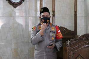 Kapolresta Tangerang melaksanakan Program Kapolda Banten Jumat Keliling dan Warung Jumat