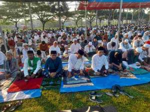 Pelaksanaan Sholat Idul Fitri Di Perum Taman Adiyasa Berjalan Sukses dan Lancar