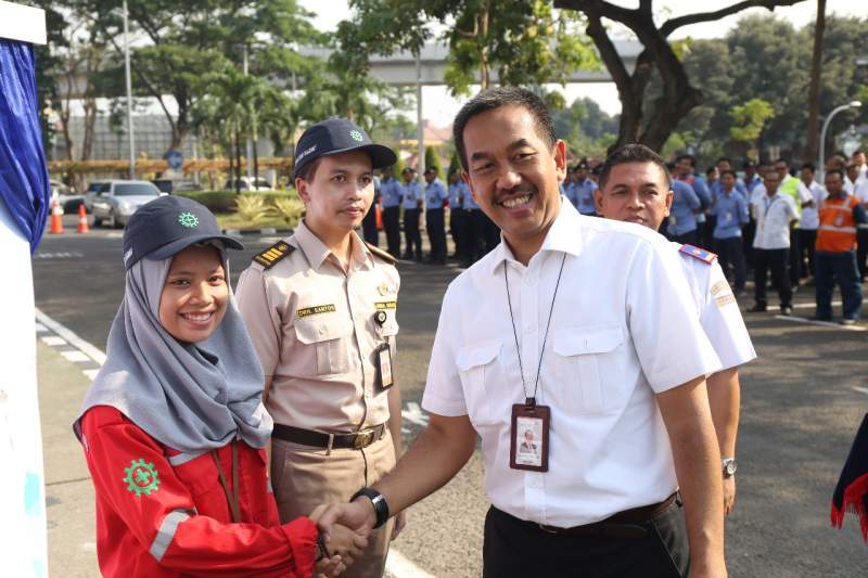  President Director PT Angkasa Pura II (Persero) Muhammad Awaluddin saat kampanye keselamatan.