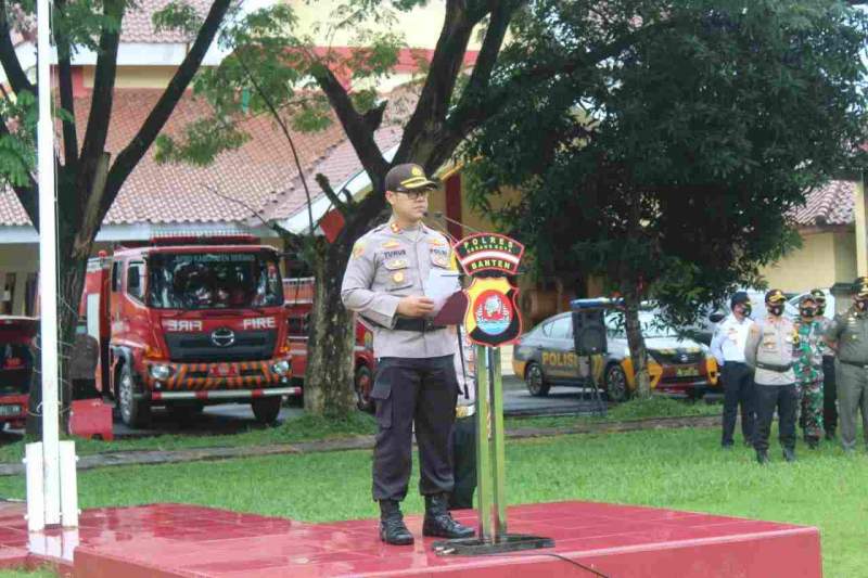 Foto : Kapolres Serang Kota AKBP Yunus Hadith Pranoto, S.I.K, M.Si Pimpin Apel Pengamanan Ops Lilin Kalimaya  2020