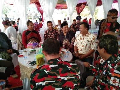 Dandim Korem 052 Wijaya Krama Hadiri Pernikahan Ketua LMP Kabupaten