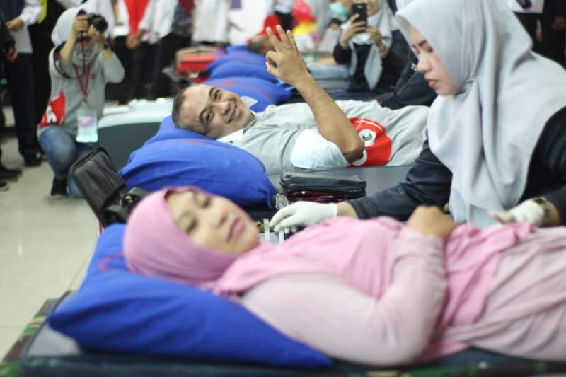 Dalam Rangka HUT ke-75 Kabupaten Tangerang, Bupati Zaki Donorkan Darahnya