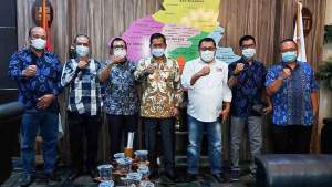 Syafrudin Wali Kota Serang Mengapresiasi SMSI Bangun Jalan dan MCK Untuk Warga Kota Serang