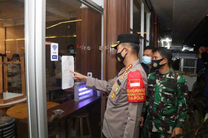 Foto : Kapolresta Tangerang Kombes Pol Wahyu Sri Bintoro Pimpin Operasi Yustisi