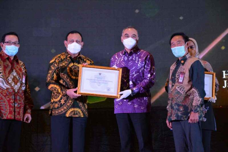 Bupati Tangerang Terima Anugerah Meritokrasi dari KASN