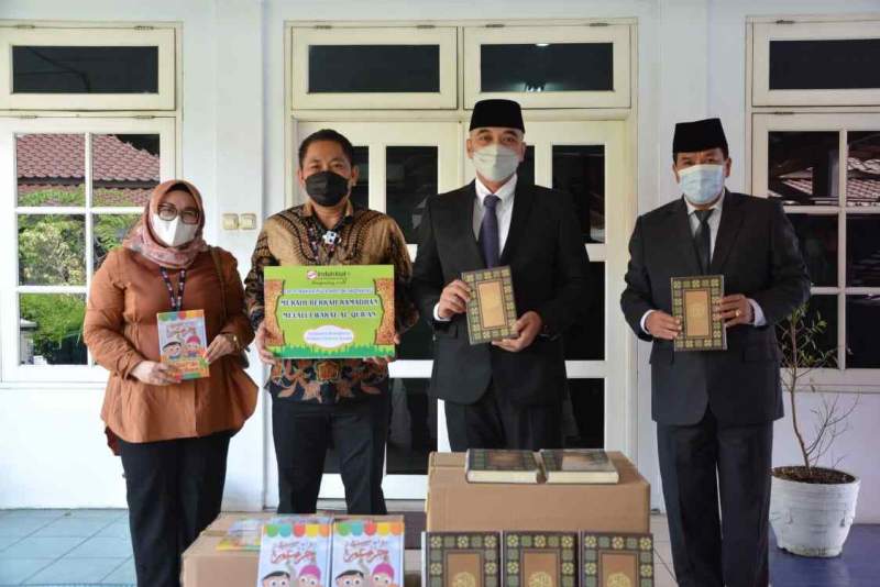 Bupati Tangerang Terima Langsung Bantuan CSR Dari PT. Indah Kiat Pulp And Paper