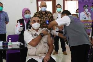 Zaki lakukan Vaksin Covid-19 tahap ke-2 bersama Unsur Forkopimda Kabupaten Tangerang
