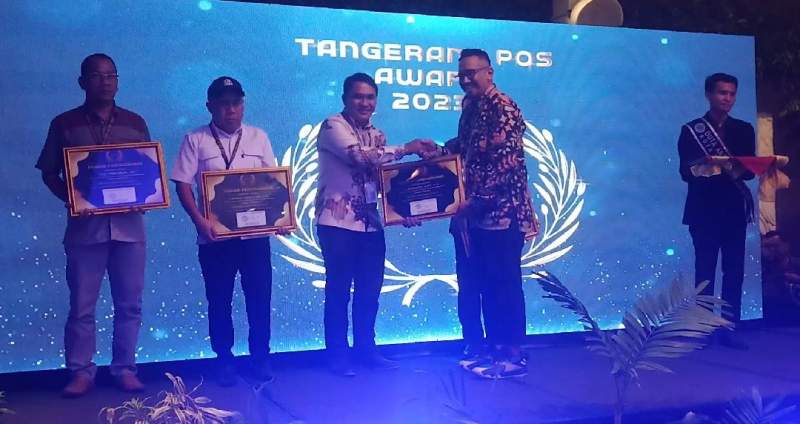 Luar Biasa Camat Cisoka Raih Penghargaan Tangerang Pos Award 2023