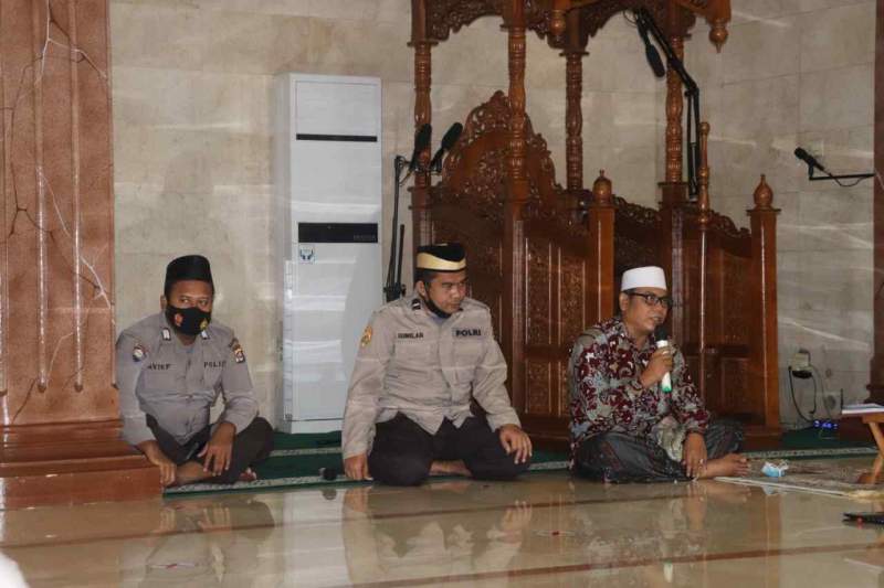 Foto : Anggota Polri, Polda Banten Menggelar Binrohtal