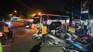 Foto : Ditlantas Polda Banten Lakukan Patroli Protokol Kesehatan di Terminal Pakupatan