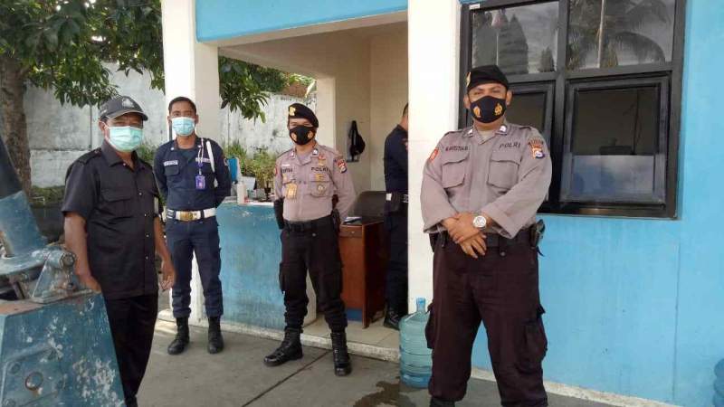 Foto : Patroli Ditpamobvit Polda Banten Berikan Keamanan dan himbau Masyarakat Melaksanakan Prokes