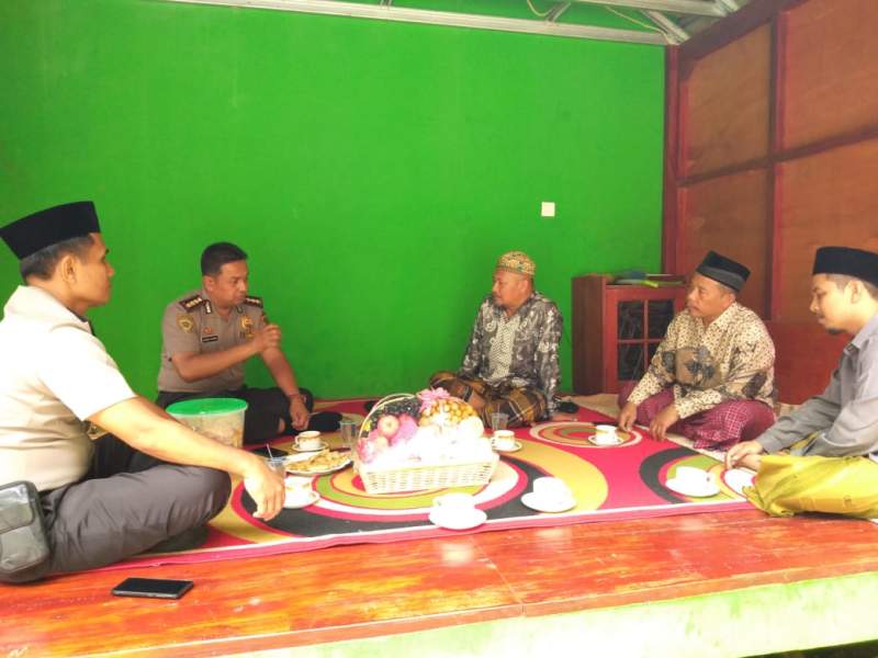 Jalin Silaturahmi, Karo SDM Polda Banten Sambangi Kediaman Tokoh Agama
