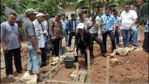 Peletakan Batu Pertama Bedah Rumah Oleh Ketum Badak Banten Perjuangan