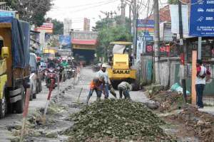 Foto : Perbaikan Jalan Tigaraksa Citeras, Pemprov Banten Anggarkan Rp 7 Miliar