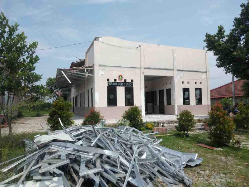 Foto : Kondisi Gedung Graha PGRI Tenjo Setelah Diterjang Angin