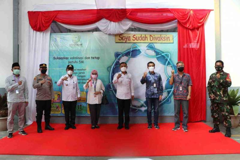 Wakil Bupati Tangerang Buka Vaksinasi Massal di PT. CHING LUH Cikupa