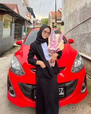 Putri Permata Sari, Mahasiswa Kelahiran Rangkasbitung Lulus Dengan Predikat Cum Laude Study Profesi Apoteker di UBK Bandung