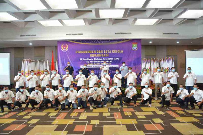 Foto : Bupati Tangerang A. Zaki Iskandar Lantik 29 Pengurus Koordinator Olahraga Kecamatan 