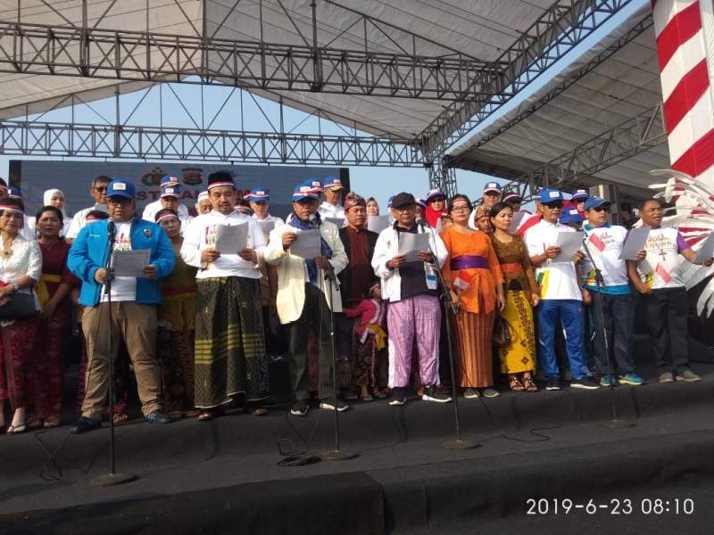 Puluhan Ribu Orang Hadiri Deklarasi Damai Kebhinekaan Polda Banten