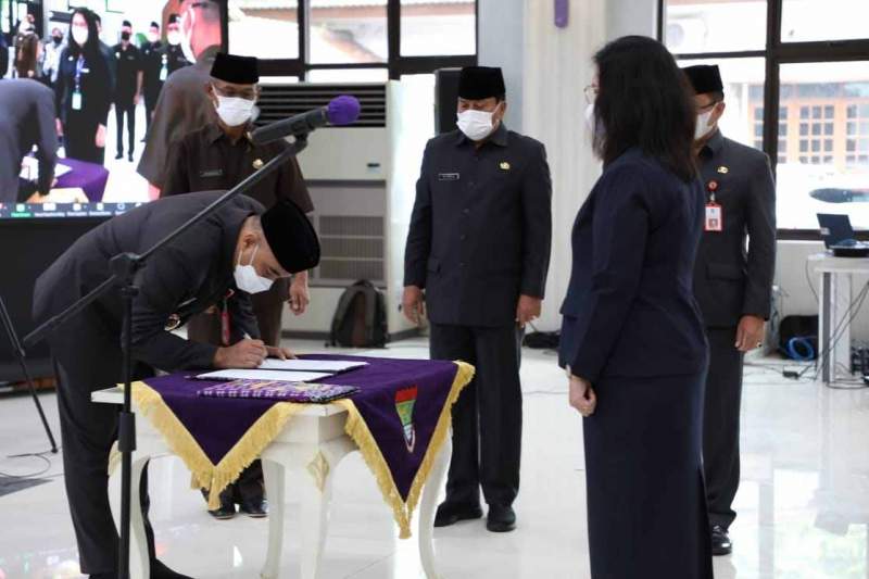 Bupati Zaki Kembali Lantik dan Ambil Sumpah Jabatan Fungsional