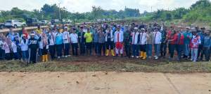 Kecamatan Bojonggede Kolaborasi Bareng DPTP dan PMC Tanam Pohon di Jalur Bomang