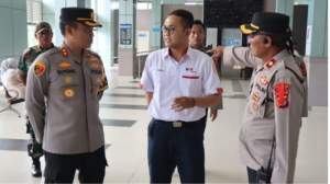 Kapolres Lebak Kunjungi Pos Pam CMR dan Pos Yan Stasiun KA Maja Operasi Ketupat Maung 2024