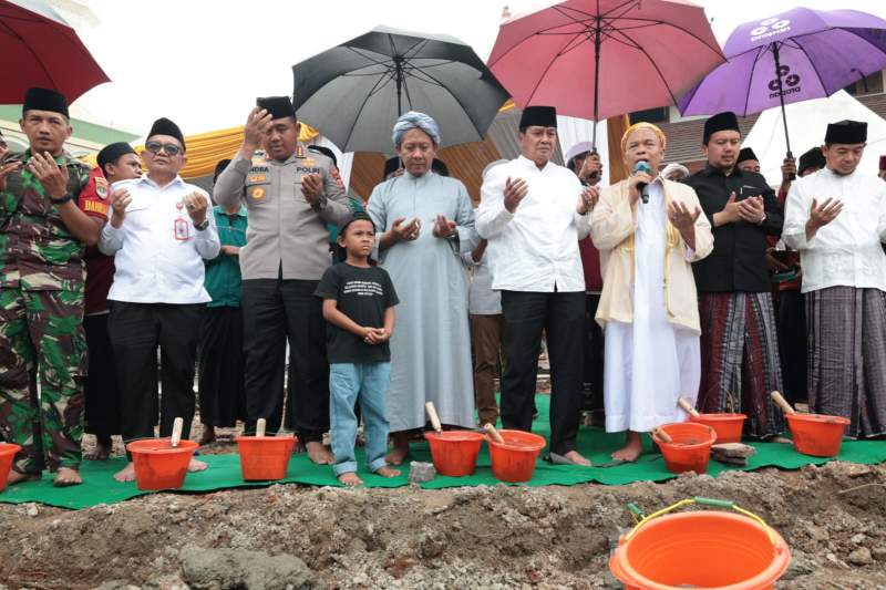 Bupati Tangerang Letakkan Batu Pertama Perluasan Maqbaroh Kasepuhan Al-Istiqlaliyyah Cilongok