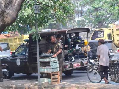 Jaga Fasilitas Umum, Satpol PP Kota Tangerang Tertibkan PKL di Jalan Satria Sudirman hingga Benteng Betawi