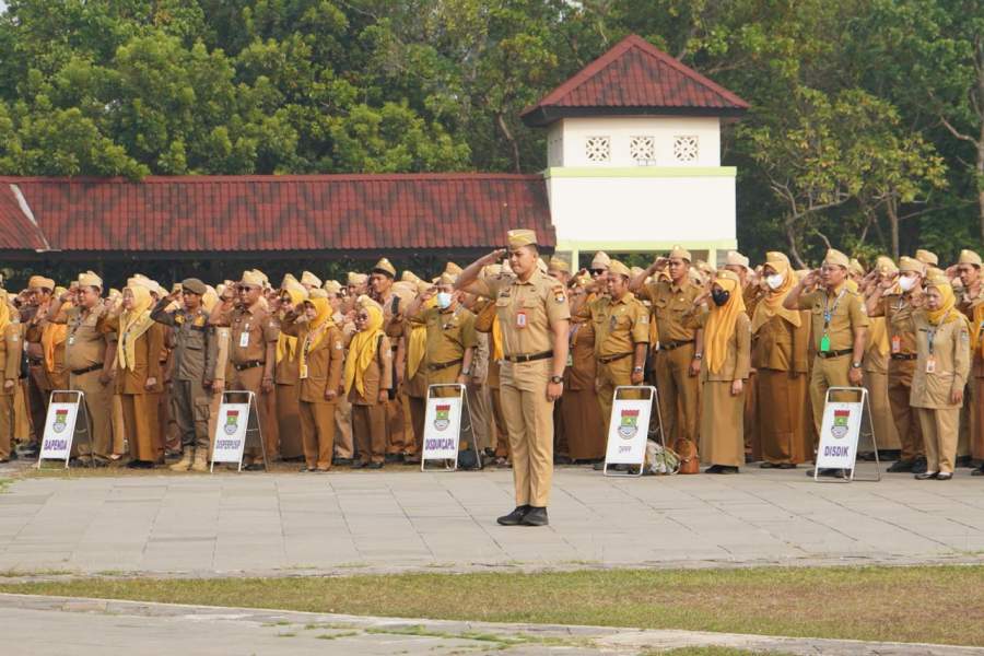 Tingkatkan Mutu Pelayanan Publik dan Kinerja ASN, Asda III Pimpin Apel di Lapangan Raden Arya Yudhanegara