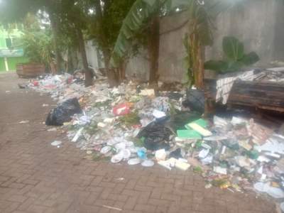 Penampungan Sampah Gedung TCC Cimone Semeraut, Diduga Kurangnya Koordinasi dan Pungli Oknum Petugas